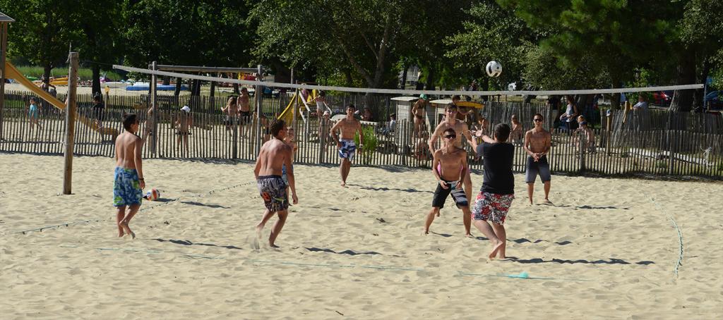 Volley Ball au camping Le Pipiou